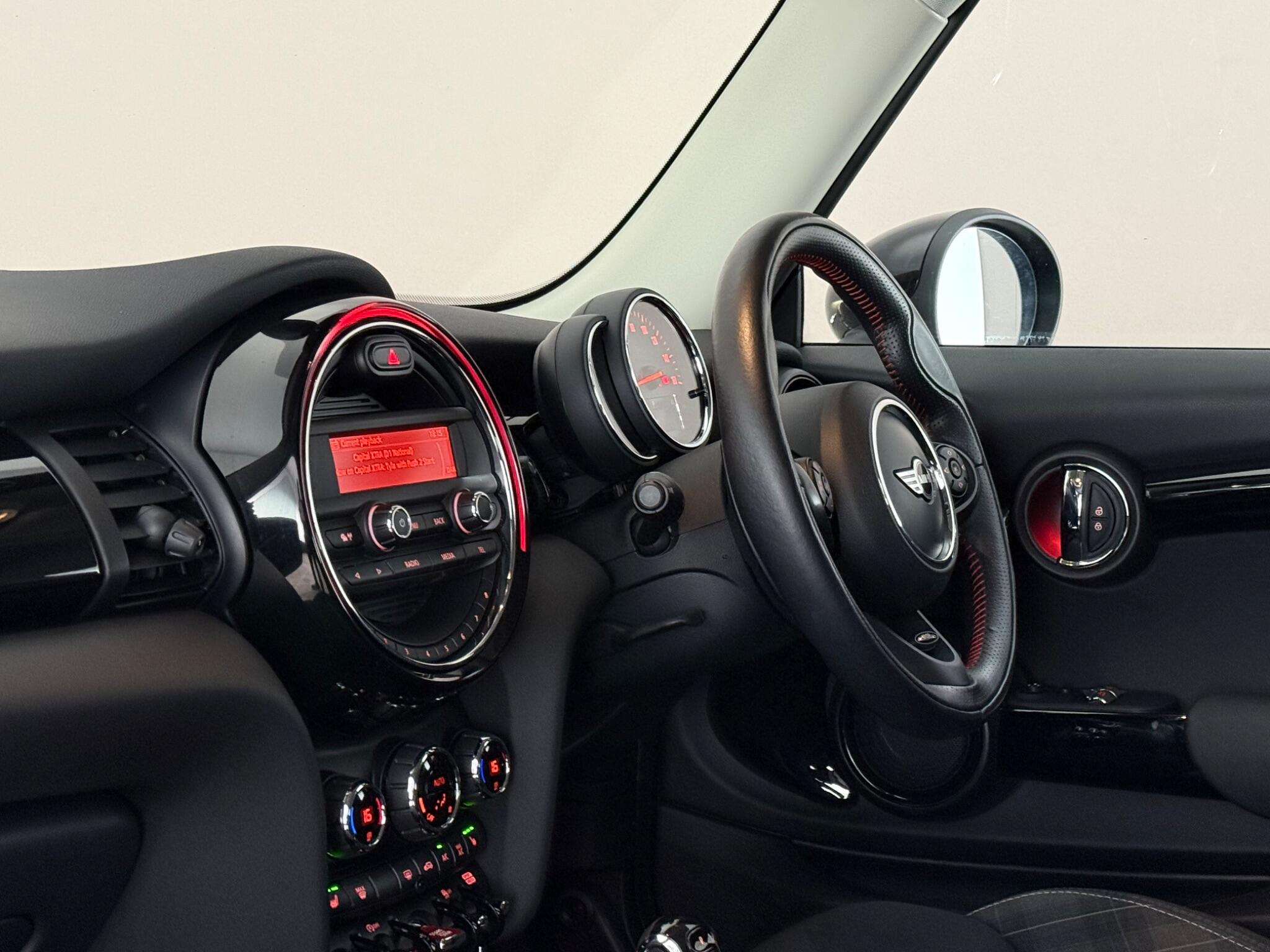 Mini Hatch view 30