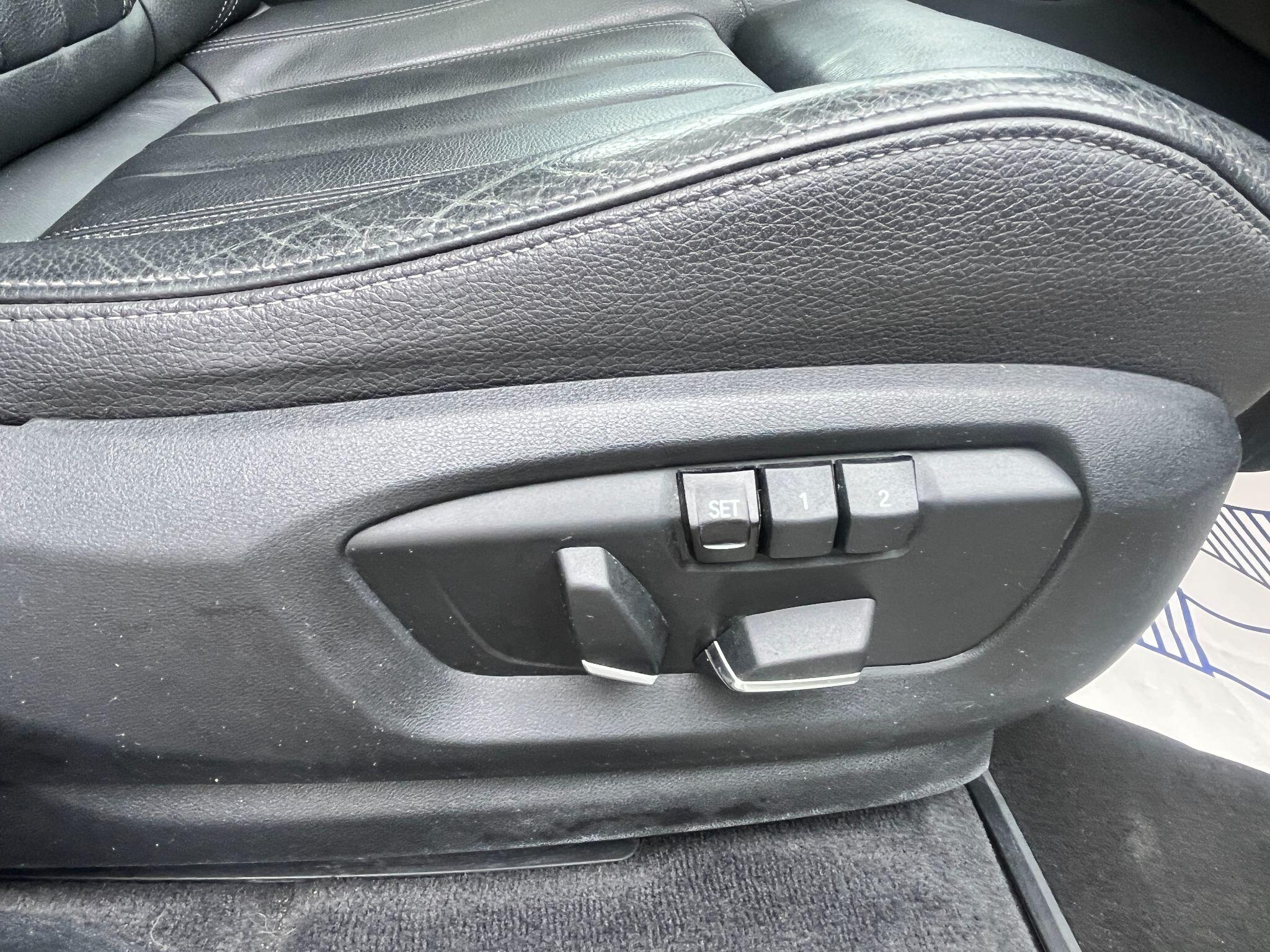 BMW X6 view 11