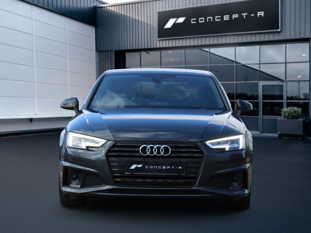 Audi A4 view 4