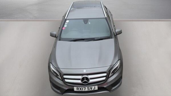 Mercedes-Benz Gla view 12