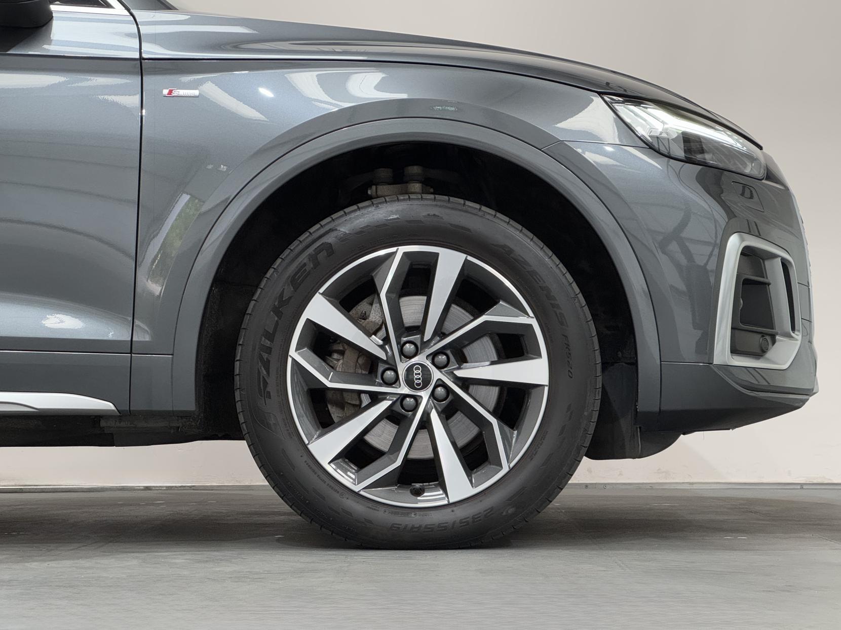 Audi Q5 view 19