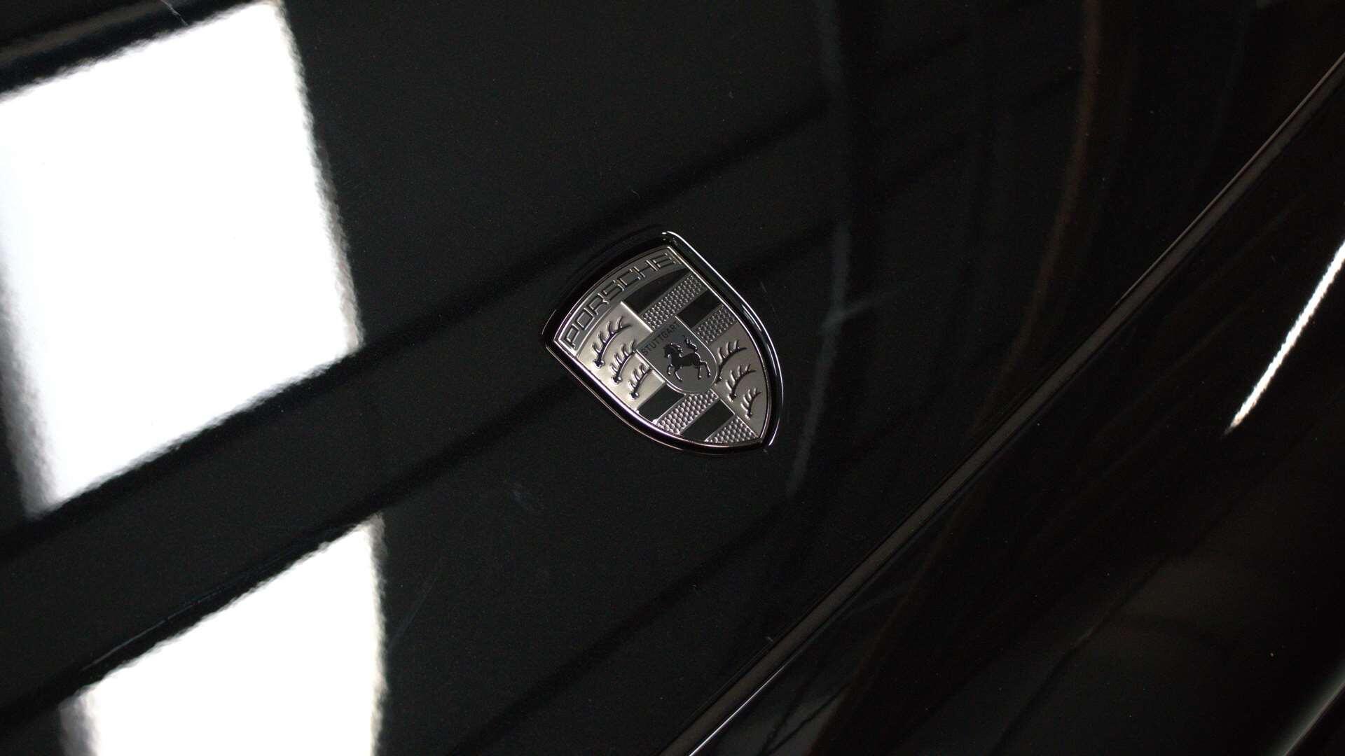 Porsche Cayenne view 13
