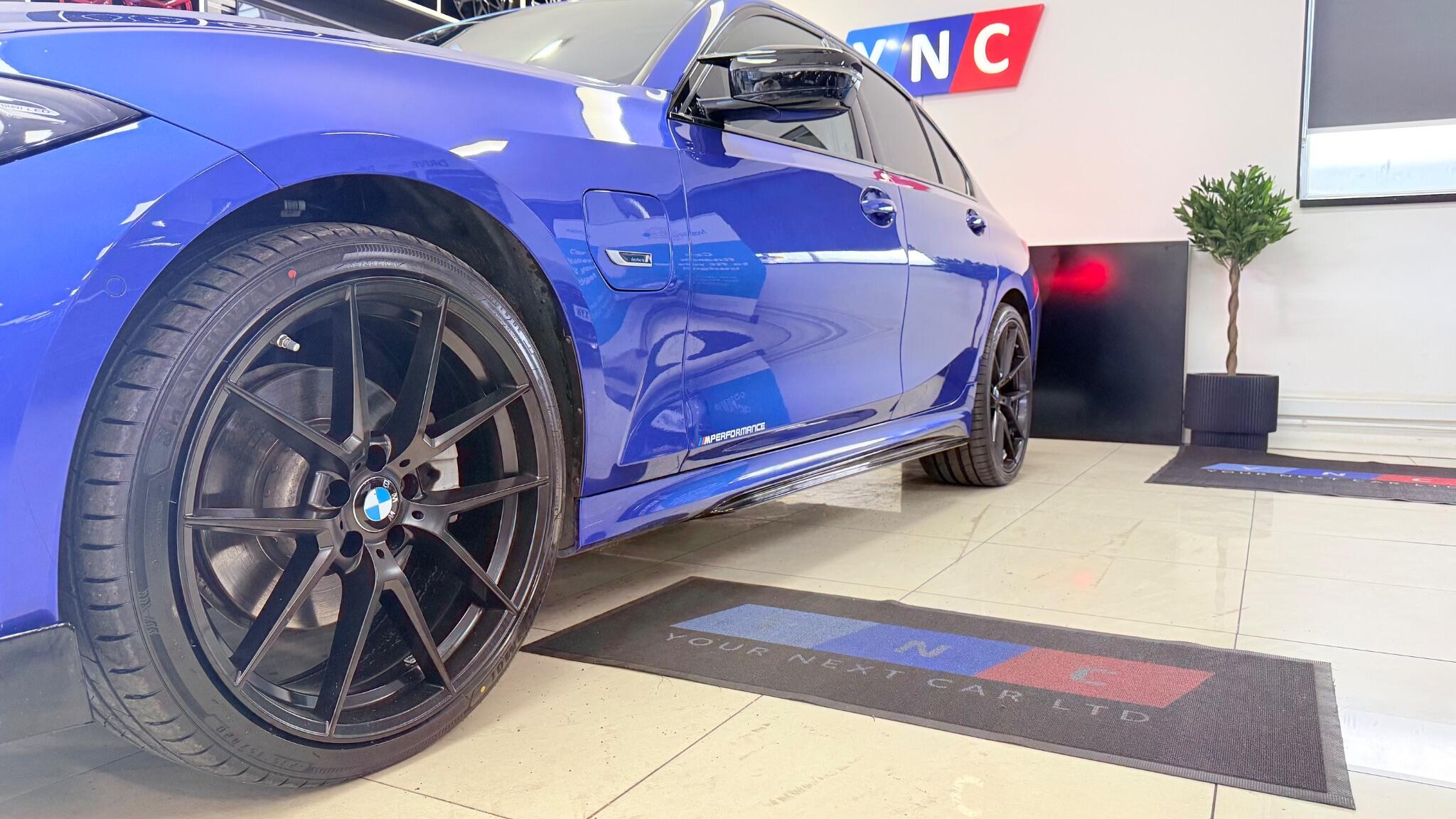 BMW 3 Series view 9