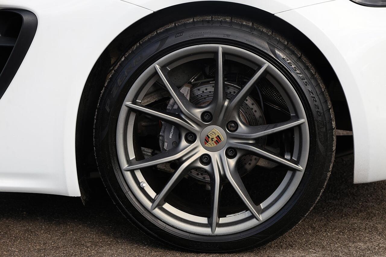 Porsche 718 Boxster view 41