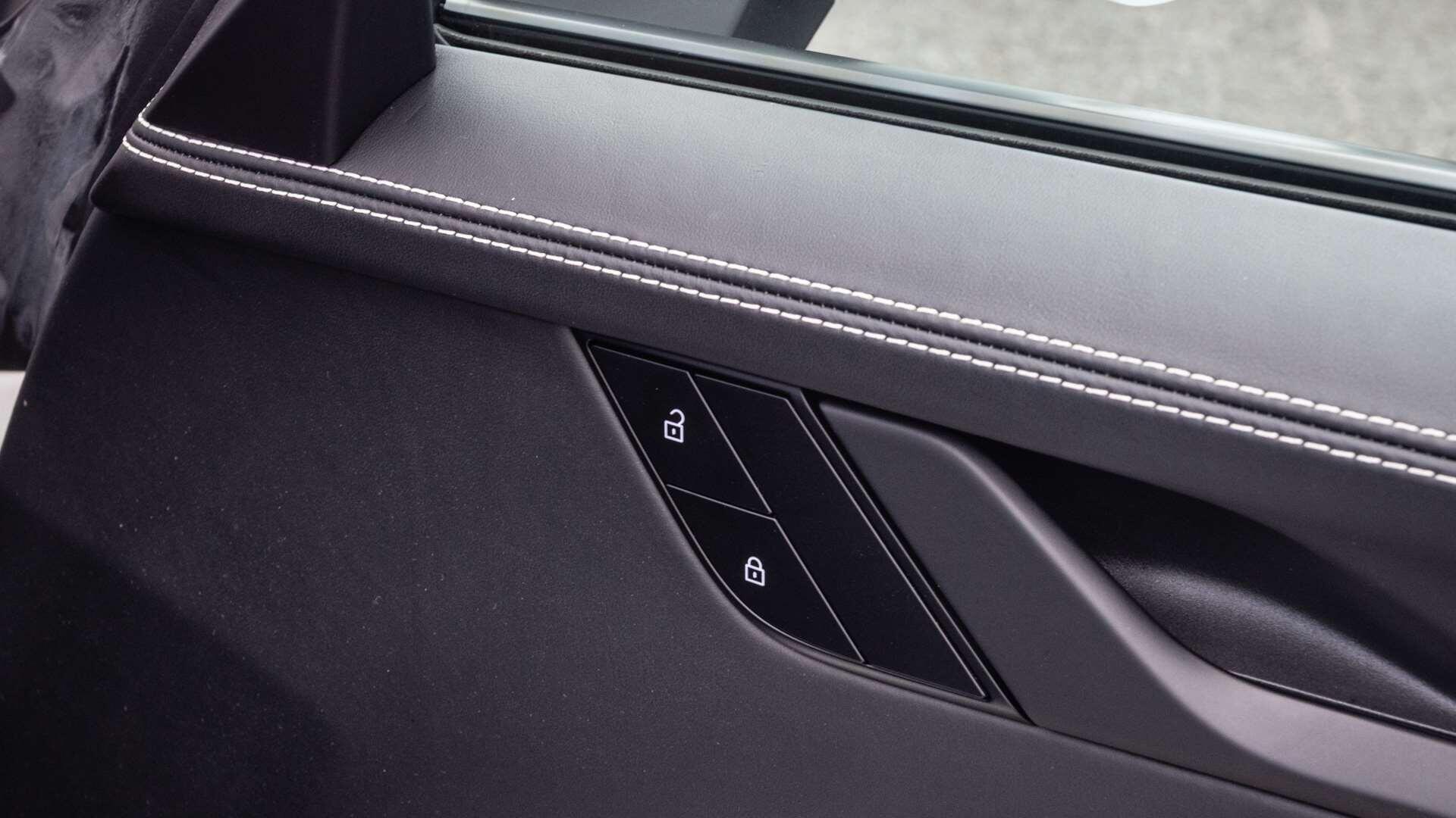 Porsche 911 view 29