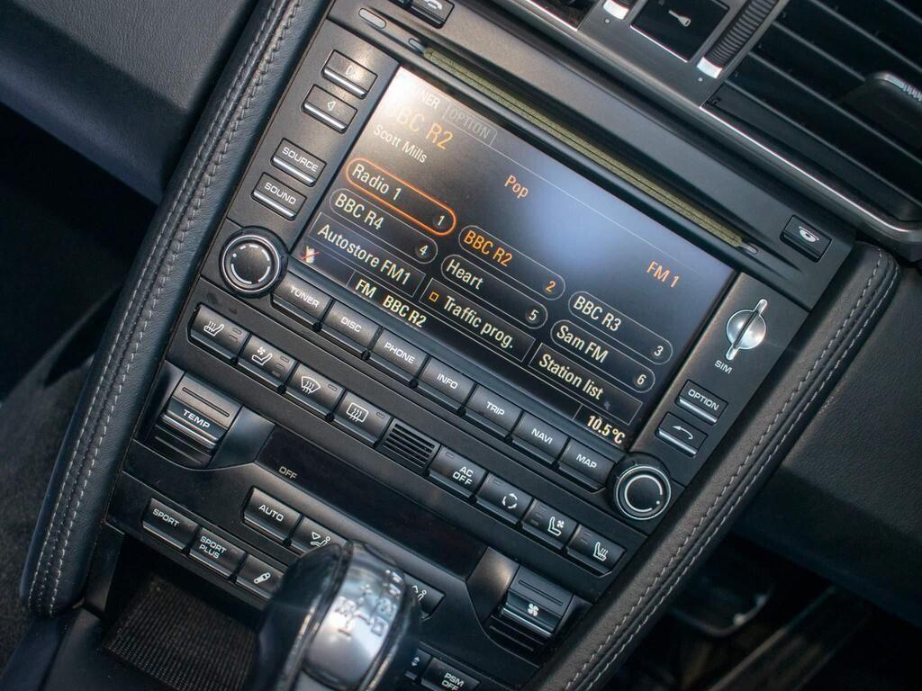 Porsche 911 view 33