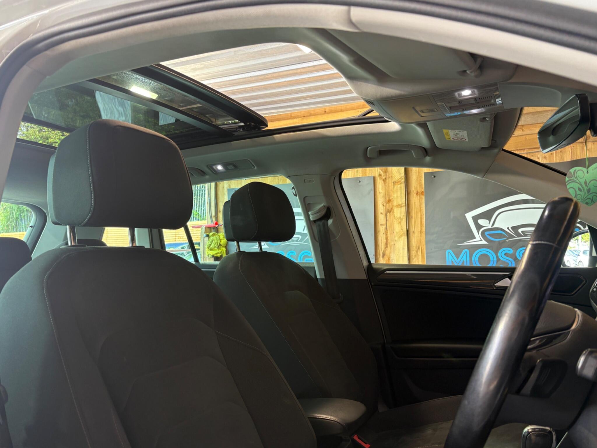 Volkswagen Tiguan view 30