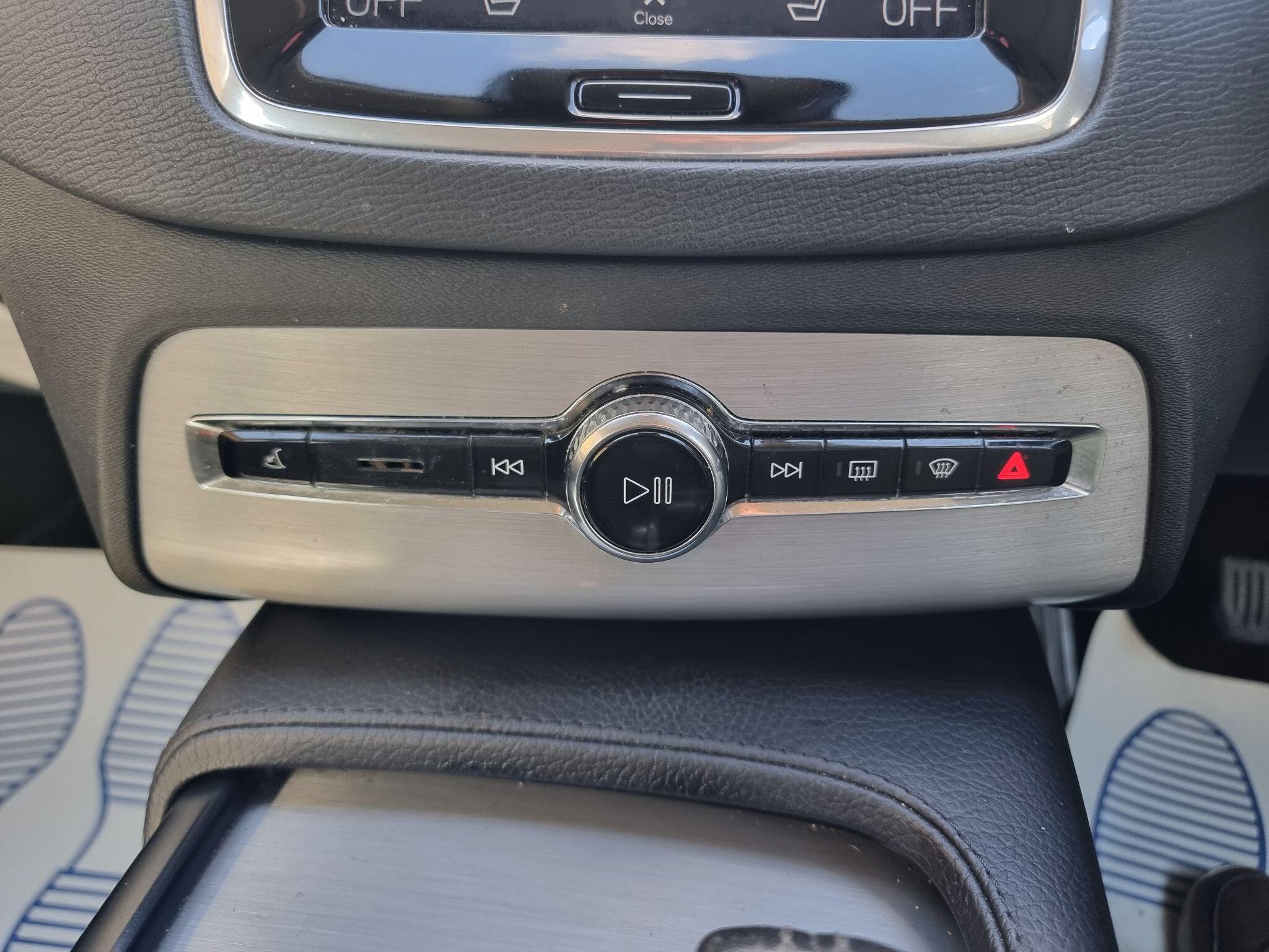 Volvo XC90 view 41