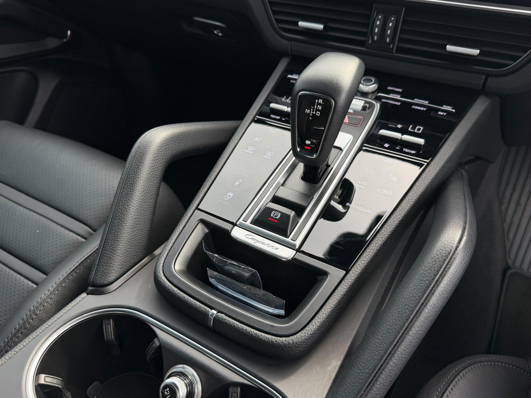 Porsche Cayenne view 58