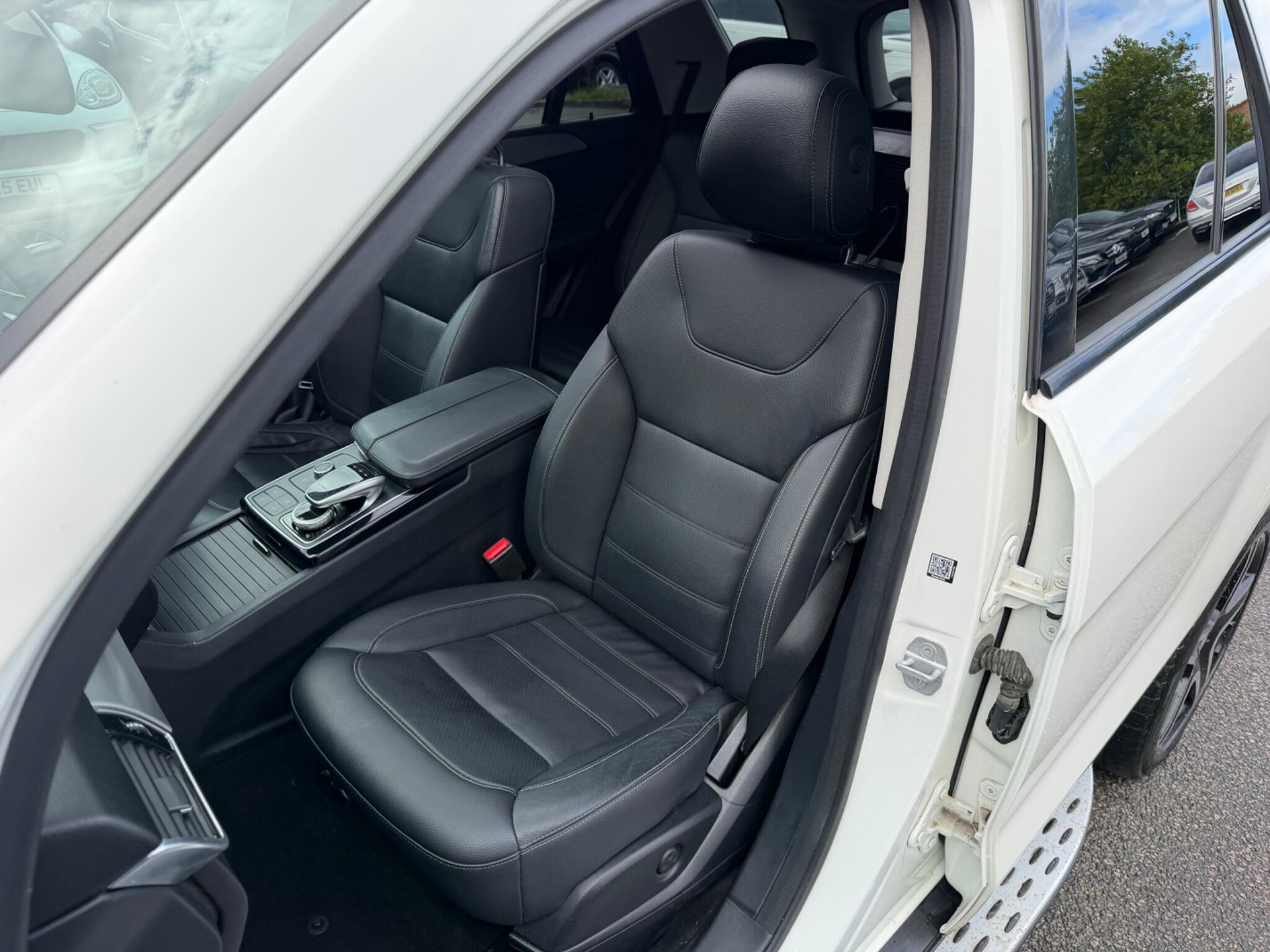 Mercedes-Benz GLE view 19