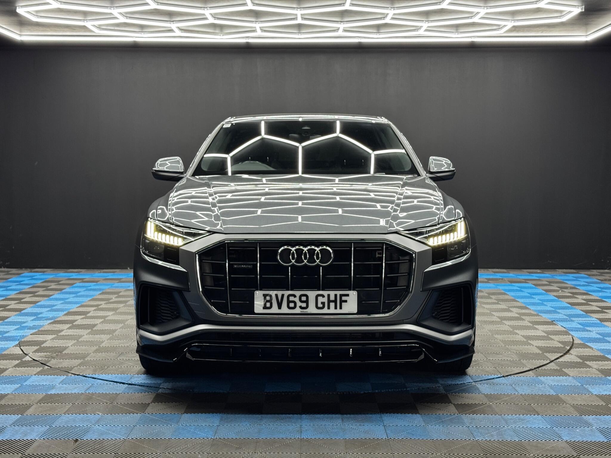 Audi Q8 view 2