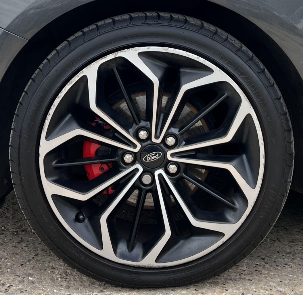 Ford Focus view 12