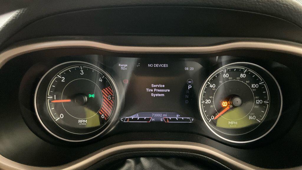 Jeep Cherokee view 12