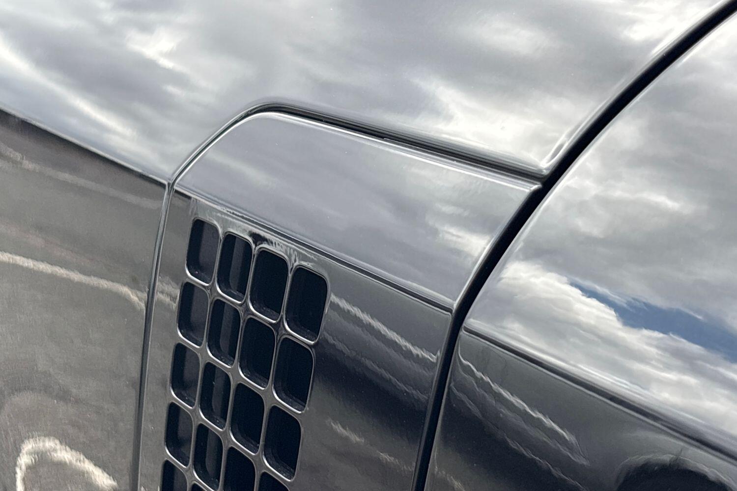 Land Rover Defender view 23