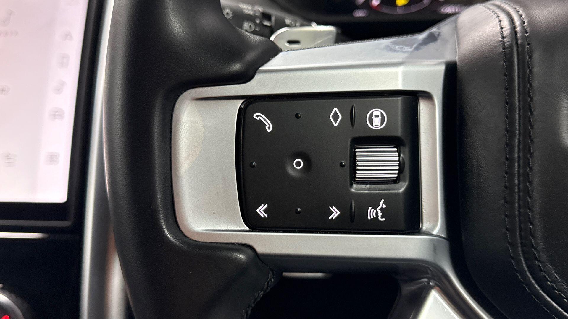 Land Rover Discovery view 26