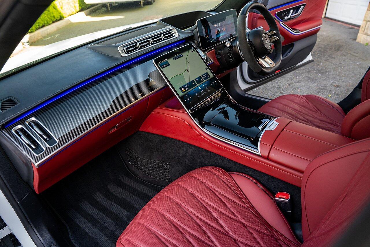 Mercedes-Benz S-Class view 70