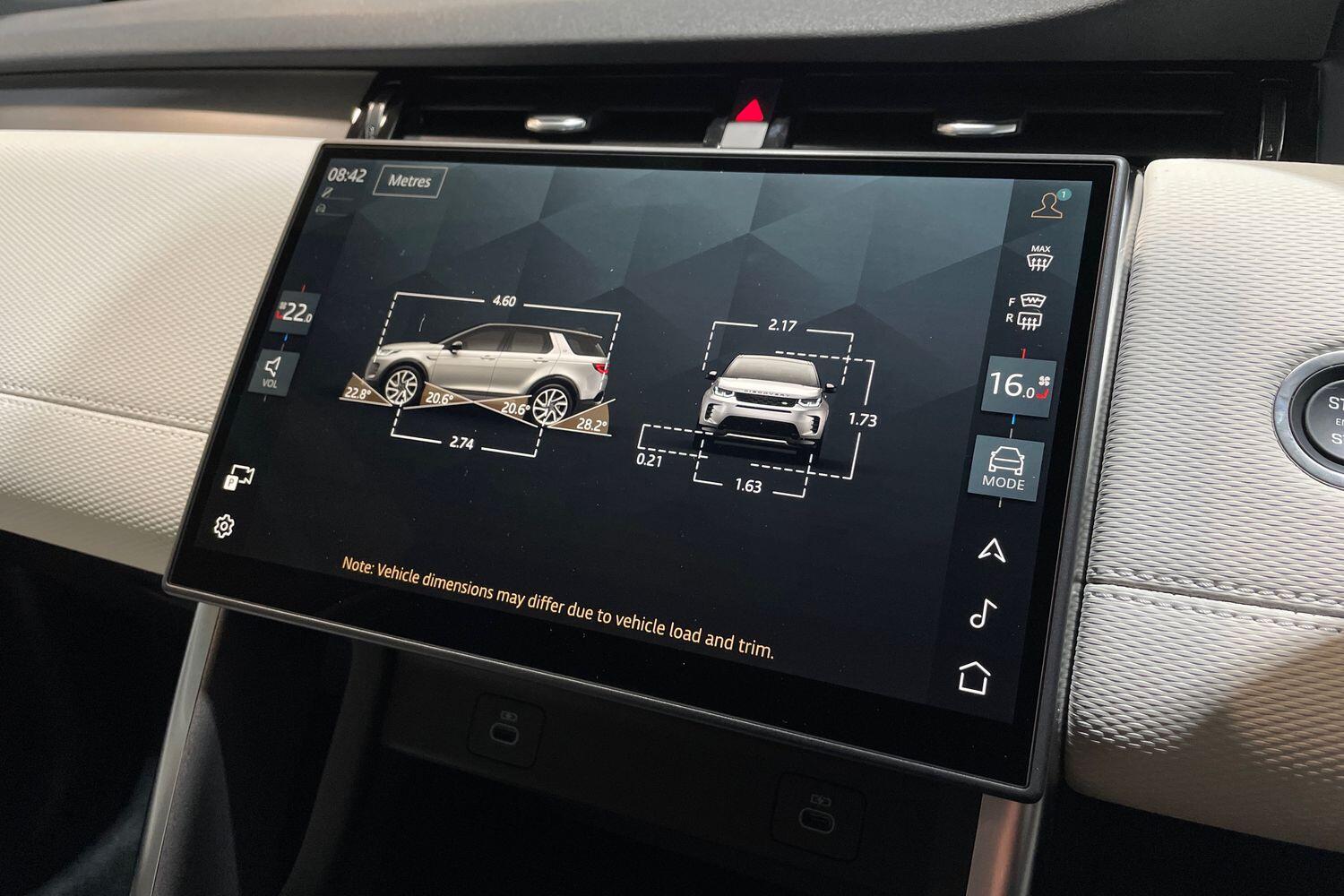 Land Rover Discovery Sport view 30