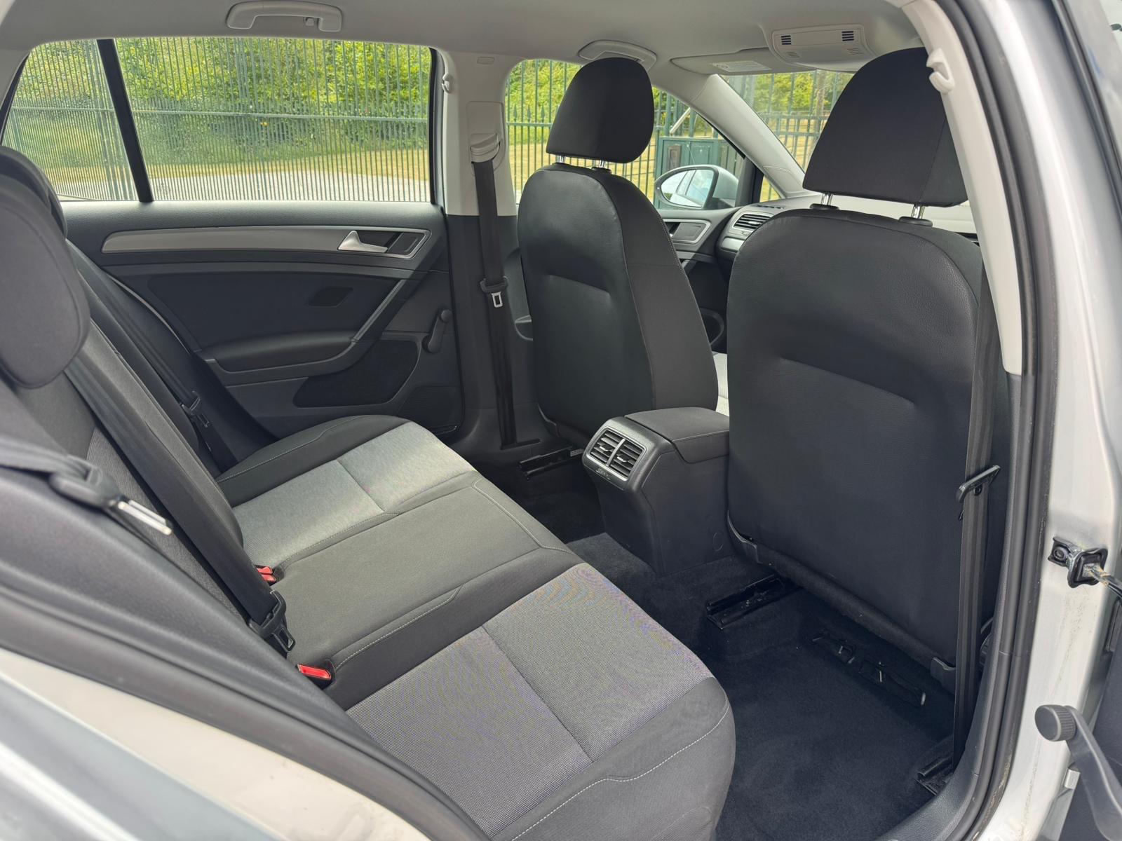 2013 Volkswagen Golf image 27