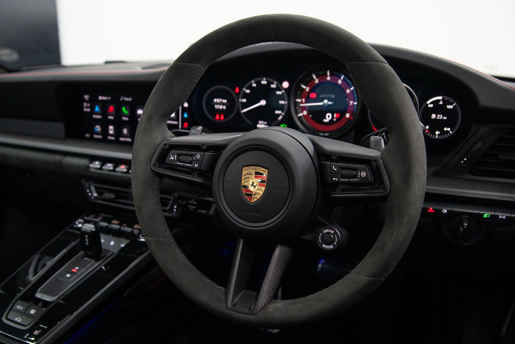 Porsche 911 view 35