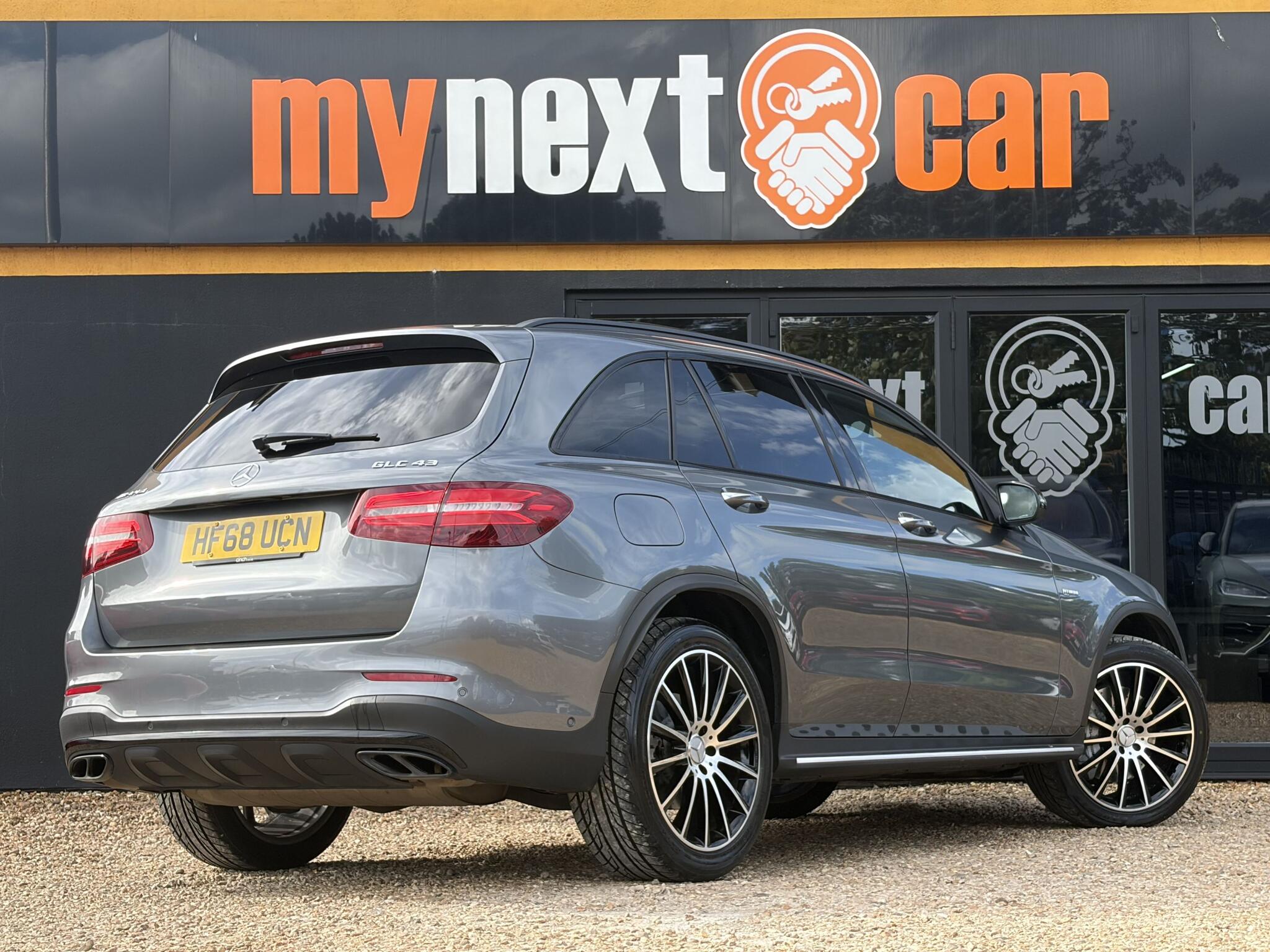 Mercedes-Benz GLC view 12