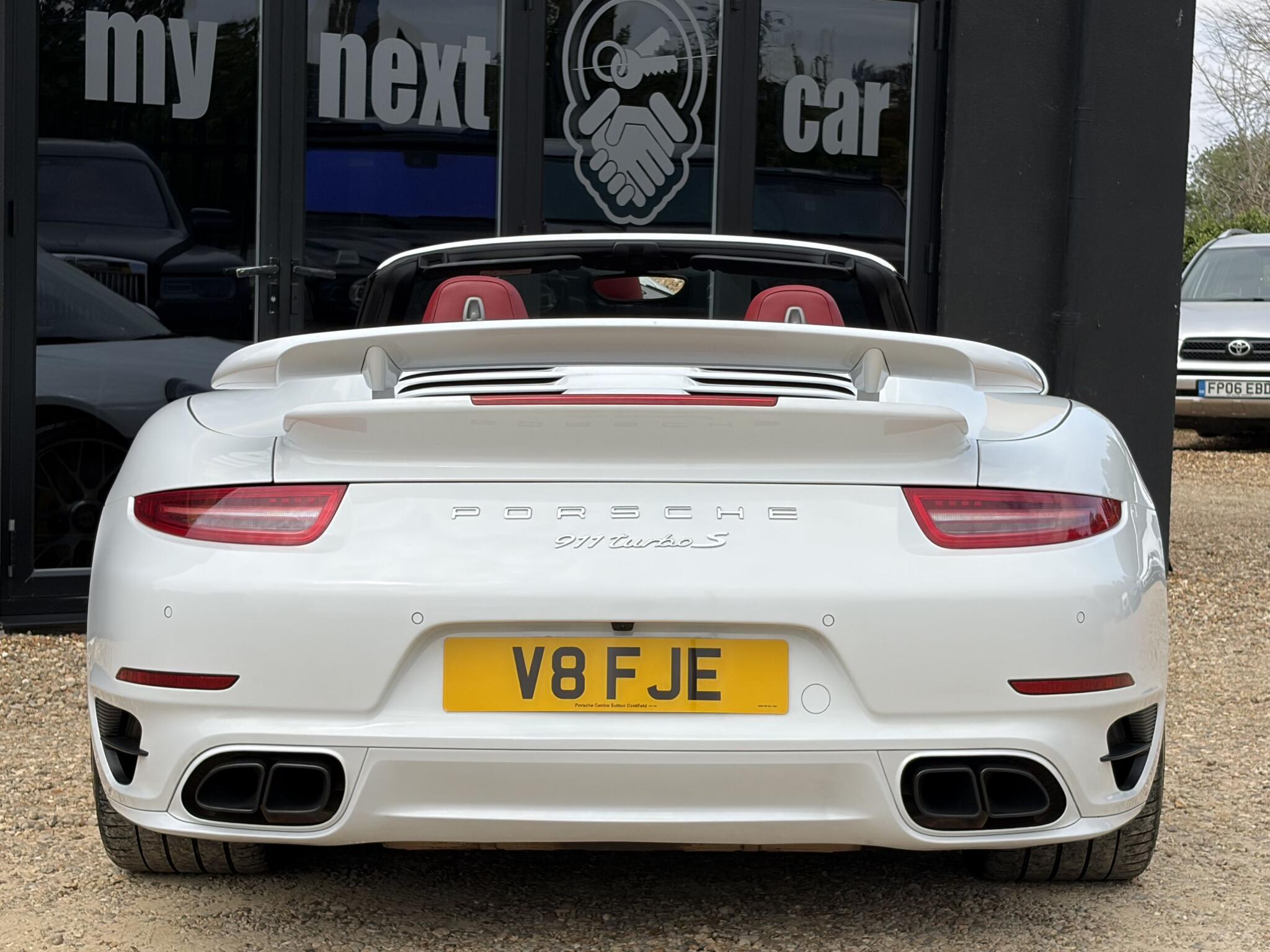 Porsche 911 view 13
