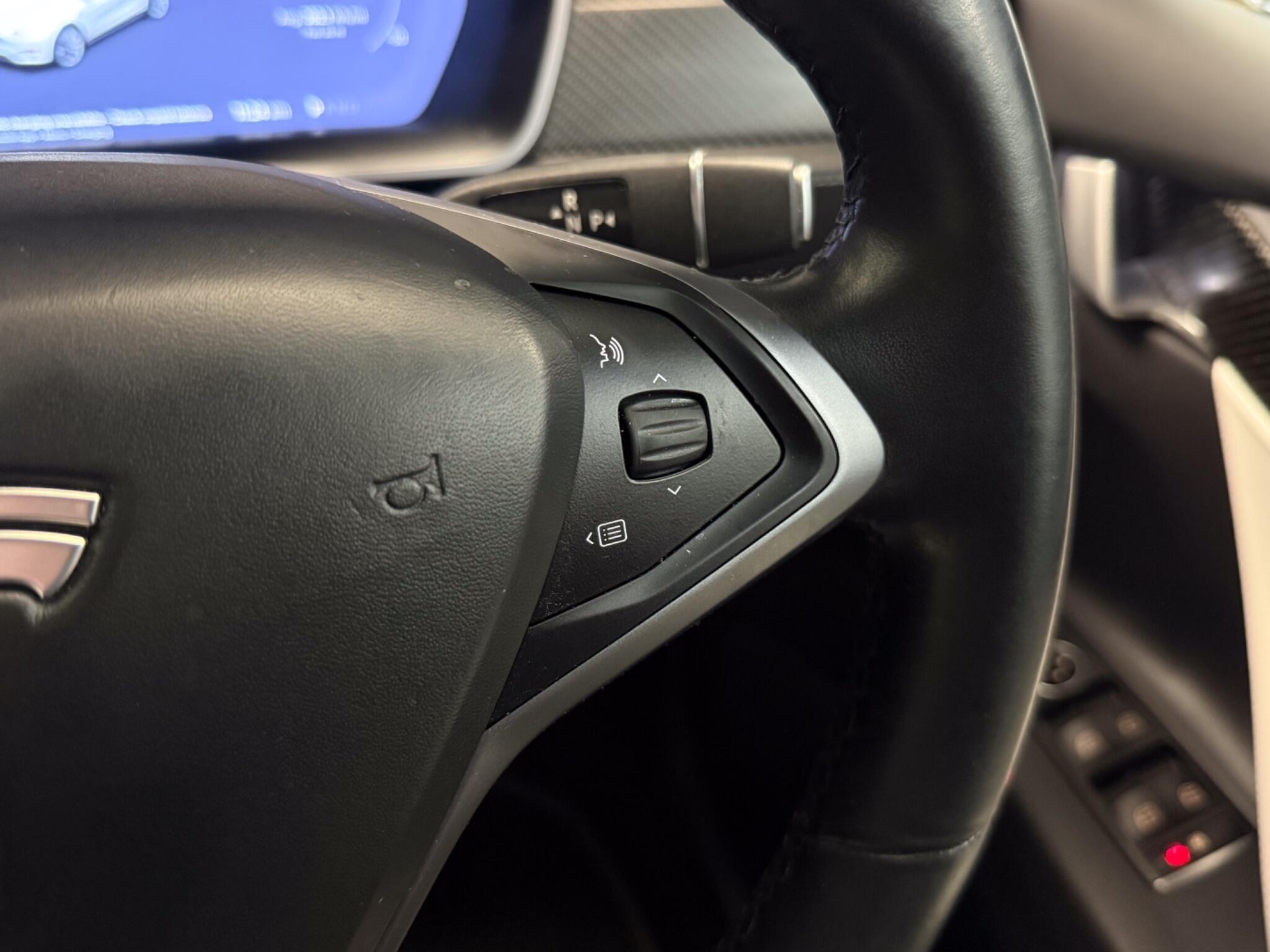 Tesla Model X view 22