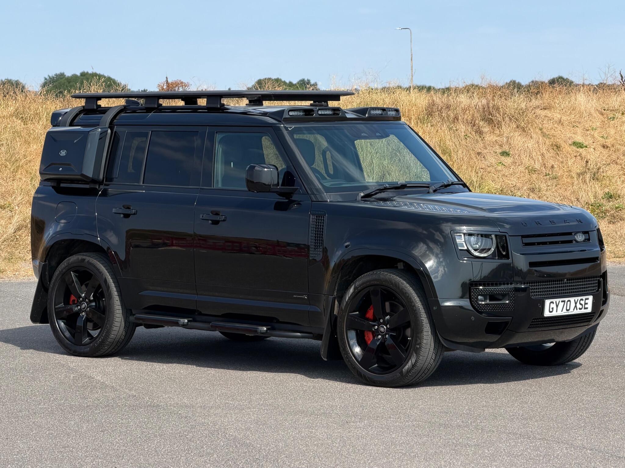 Land Rover Defender 110 view 4