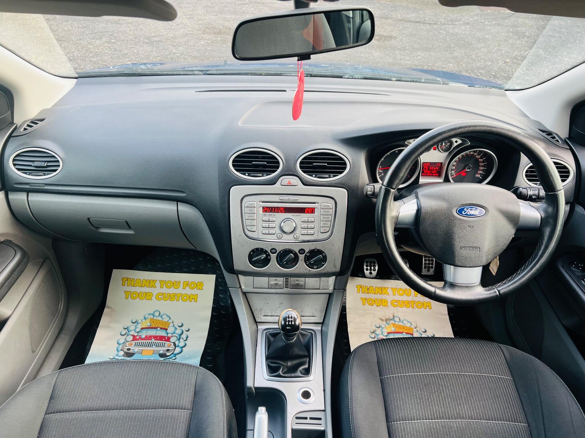 2009 Ford Focus image 28