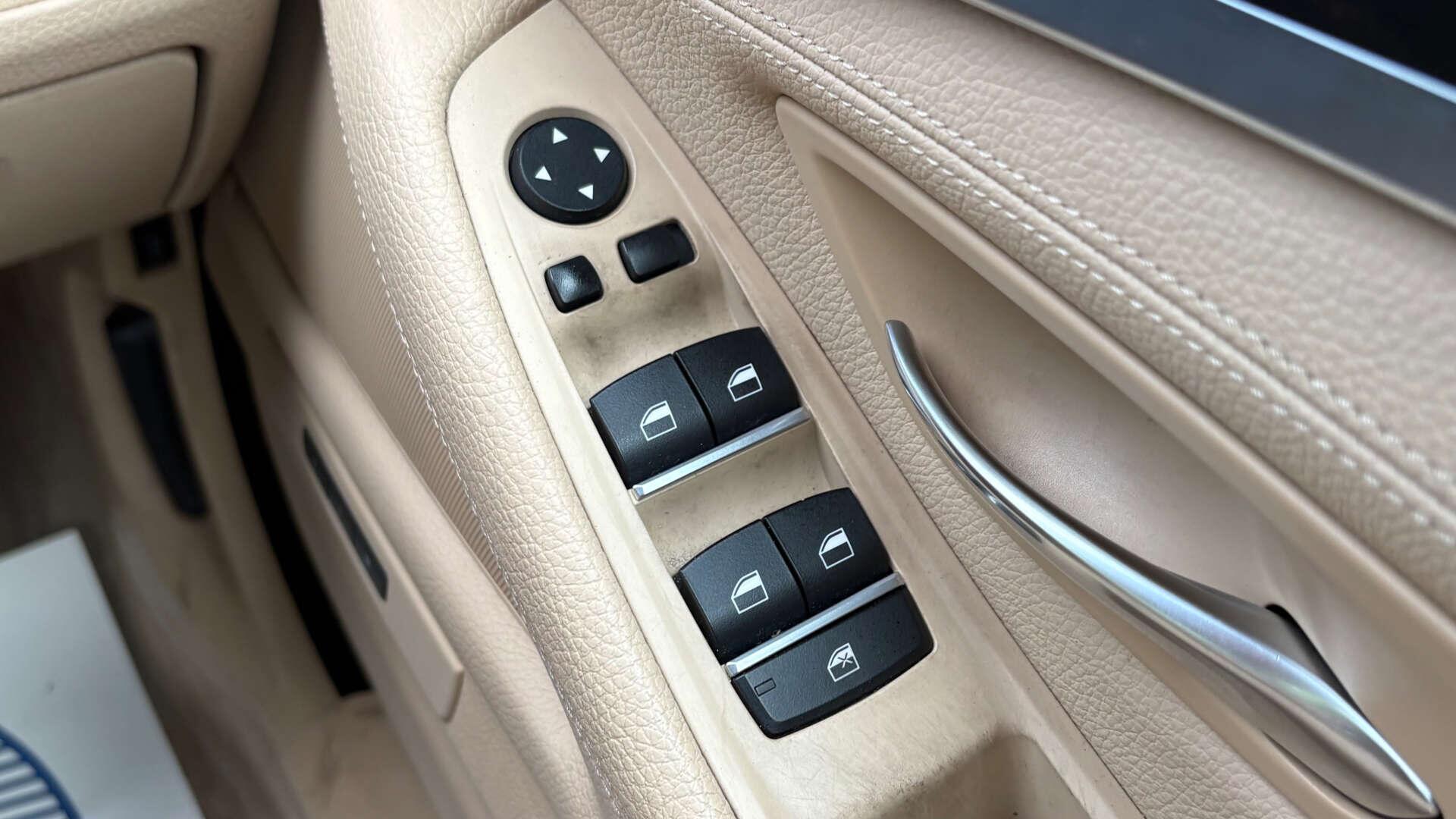 BMW 5 Series view 22