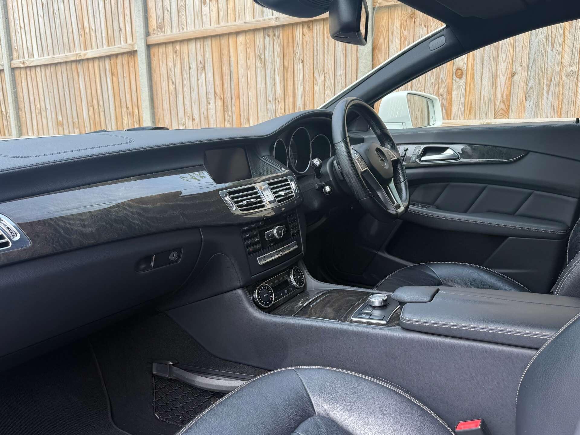 Mercedes-Benz CLS view 17