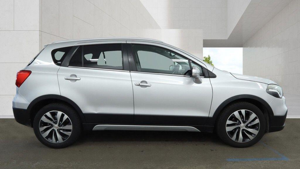 Suzuki SX4 S-Cross view 9