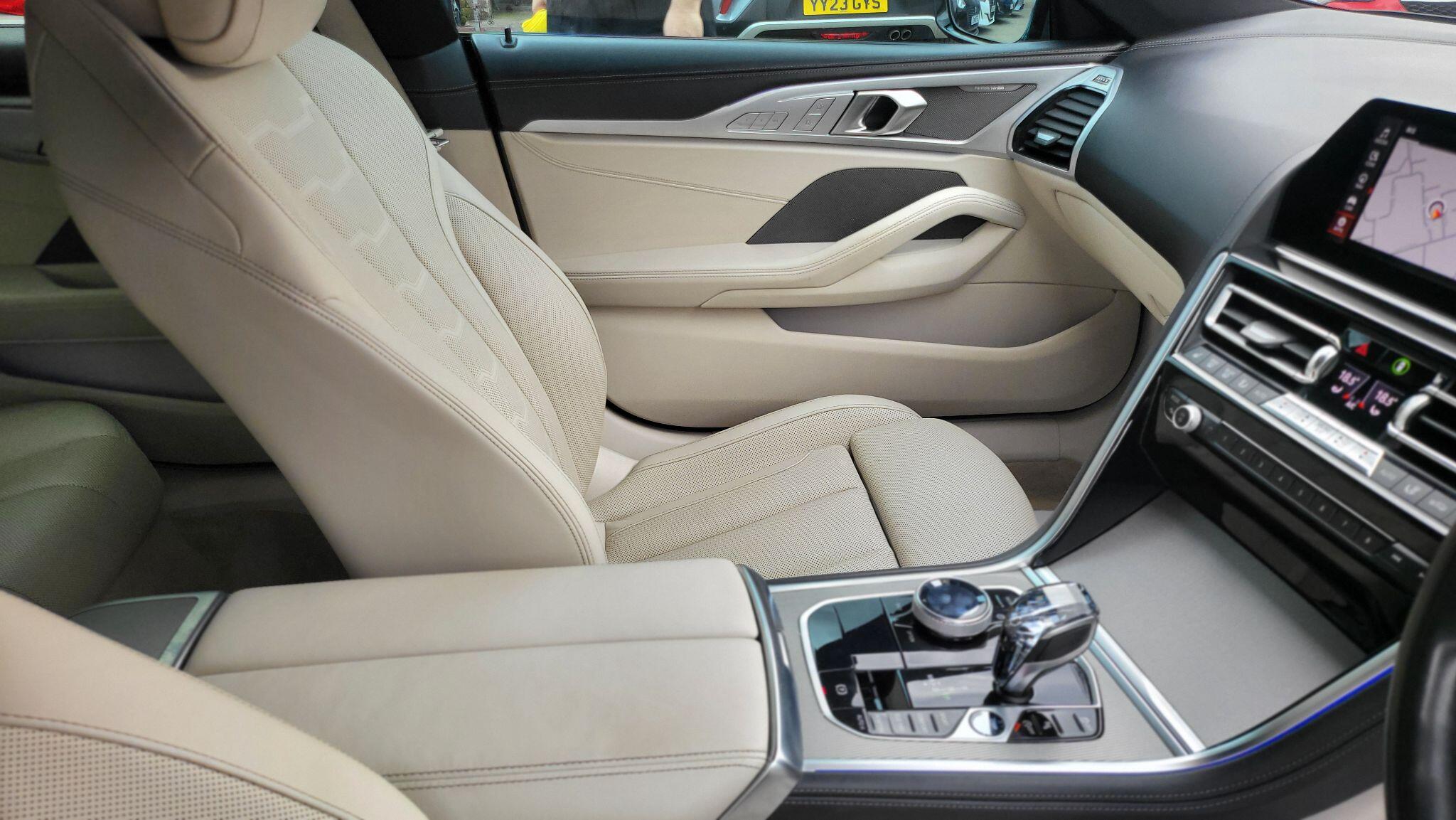BMW 8 Series view 38