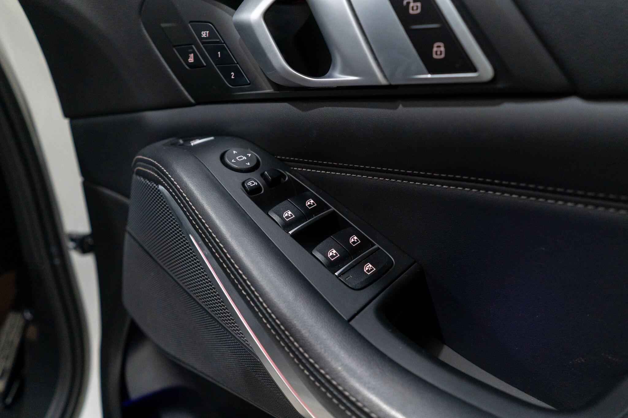 BMW X5 view 32