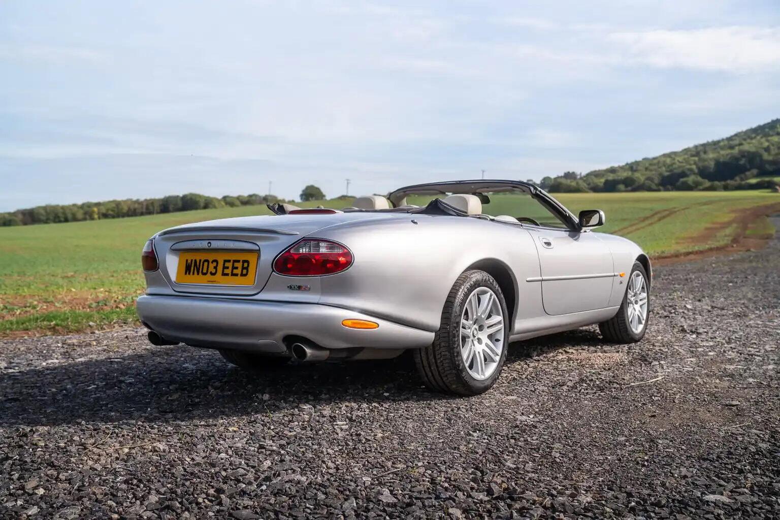Jaguar XKR view 20