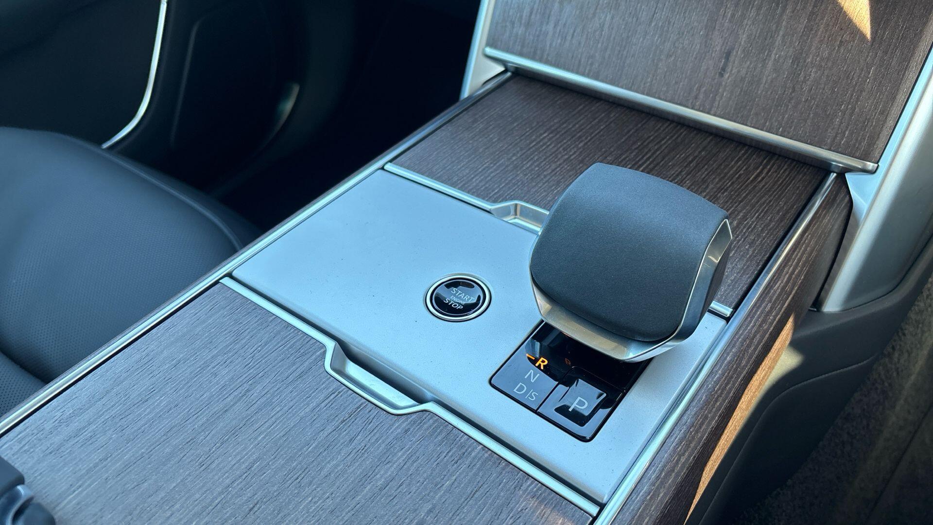 Land Rover Range Rover view 10