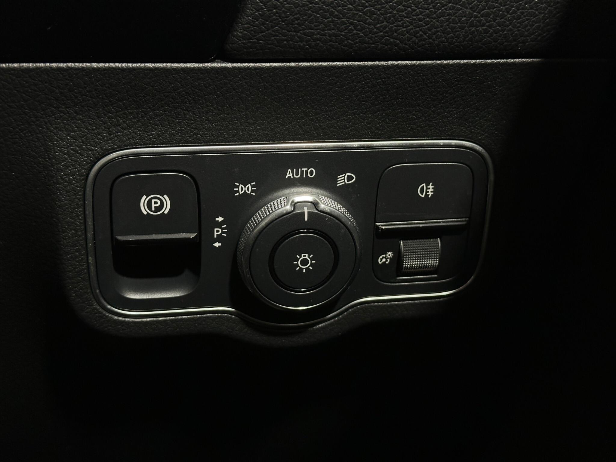 Mercedes-Benz B-Class view 18
