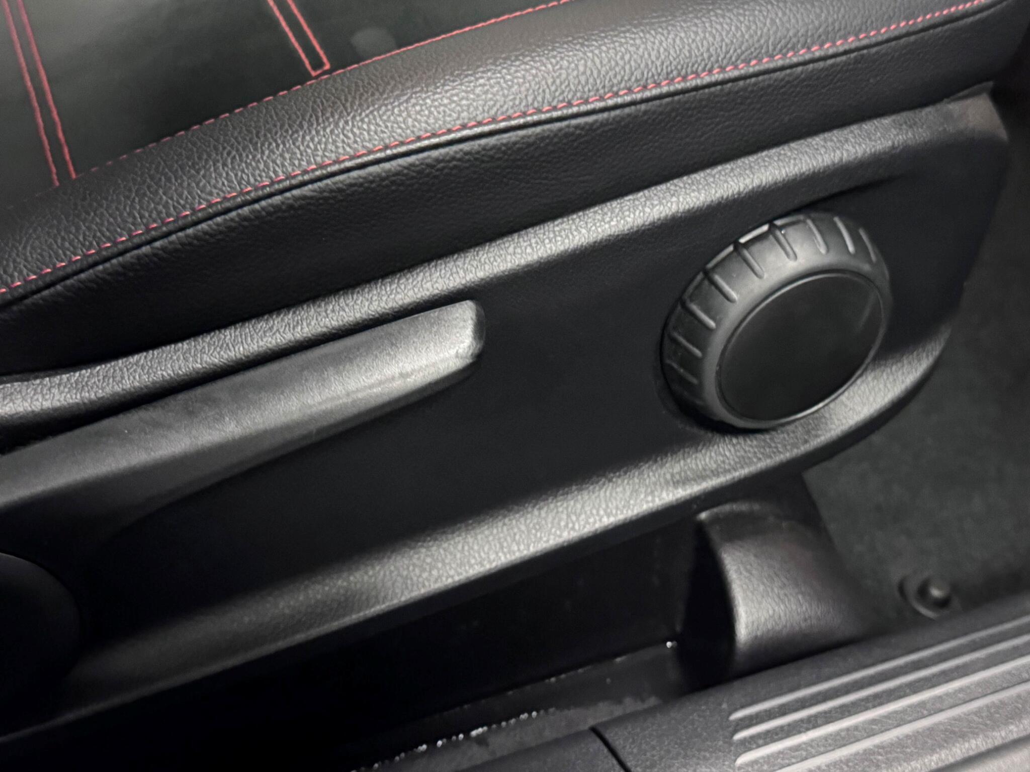 Mercedes-Benz GLB view 18