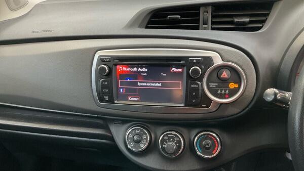 Toyota Yaris view 13