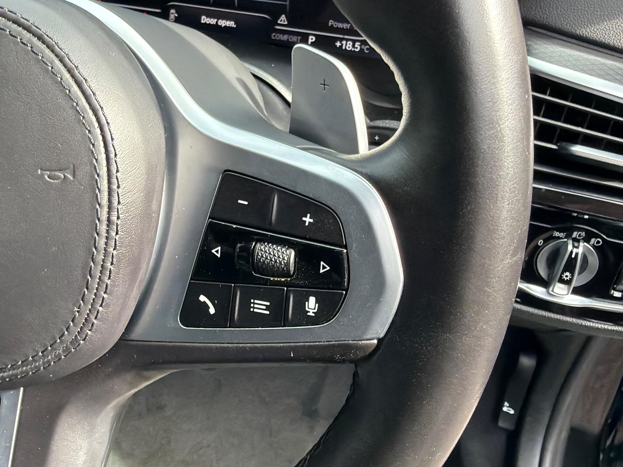 BMW 5 Series view 18