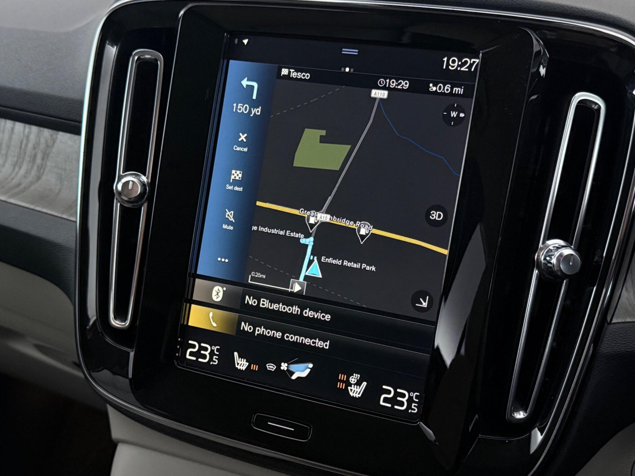 Volvo XC40 view 31