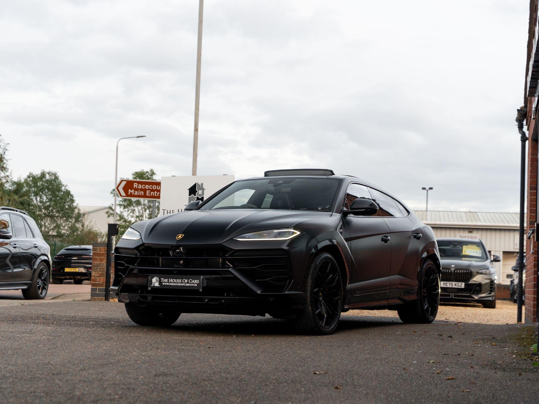 Lamborghini Urus view 9