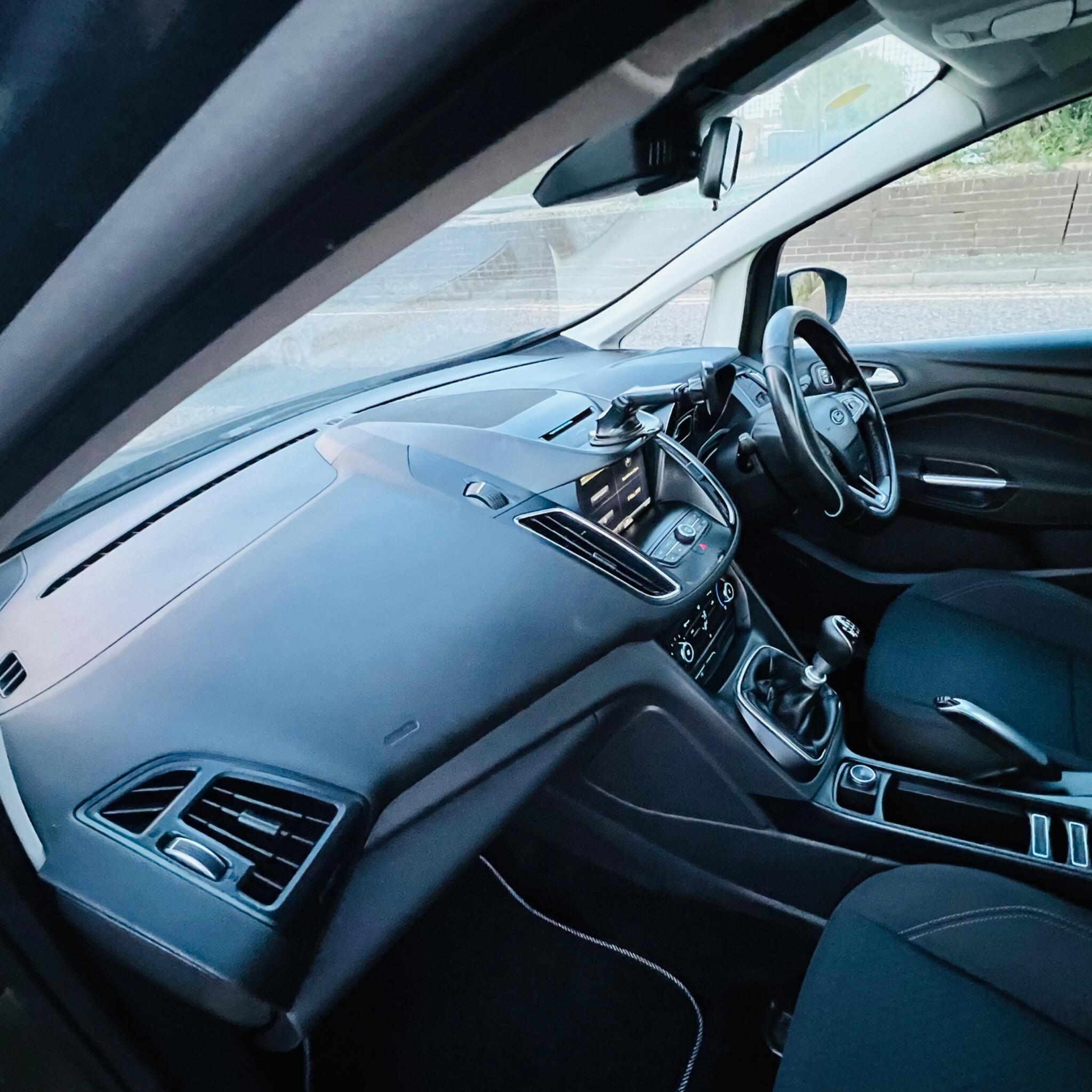 Ford C-Max view 21