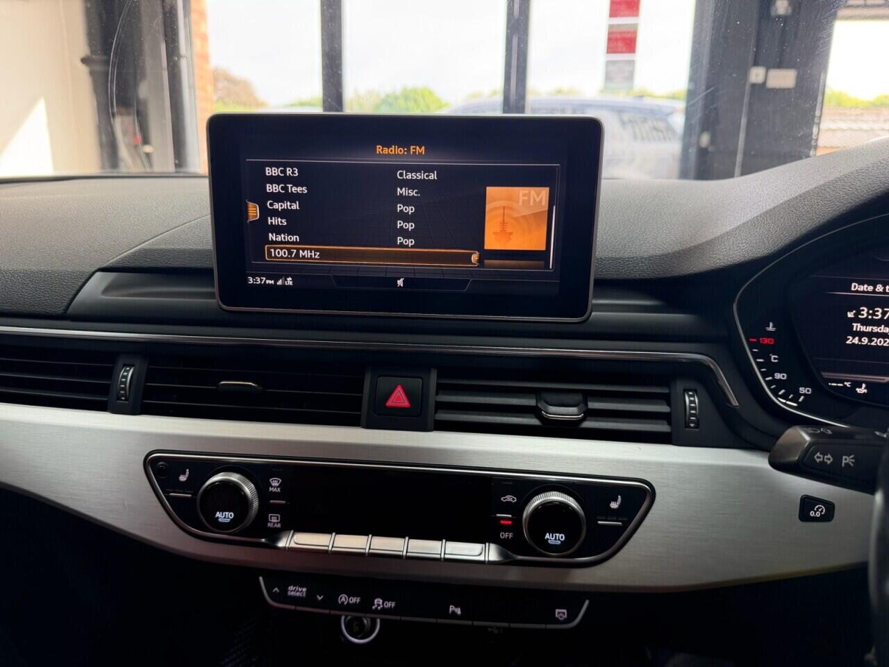Audi S4 view 26