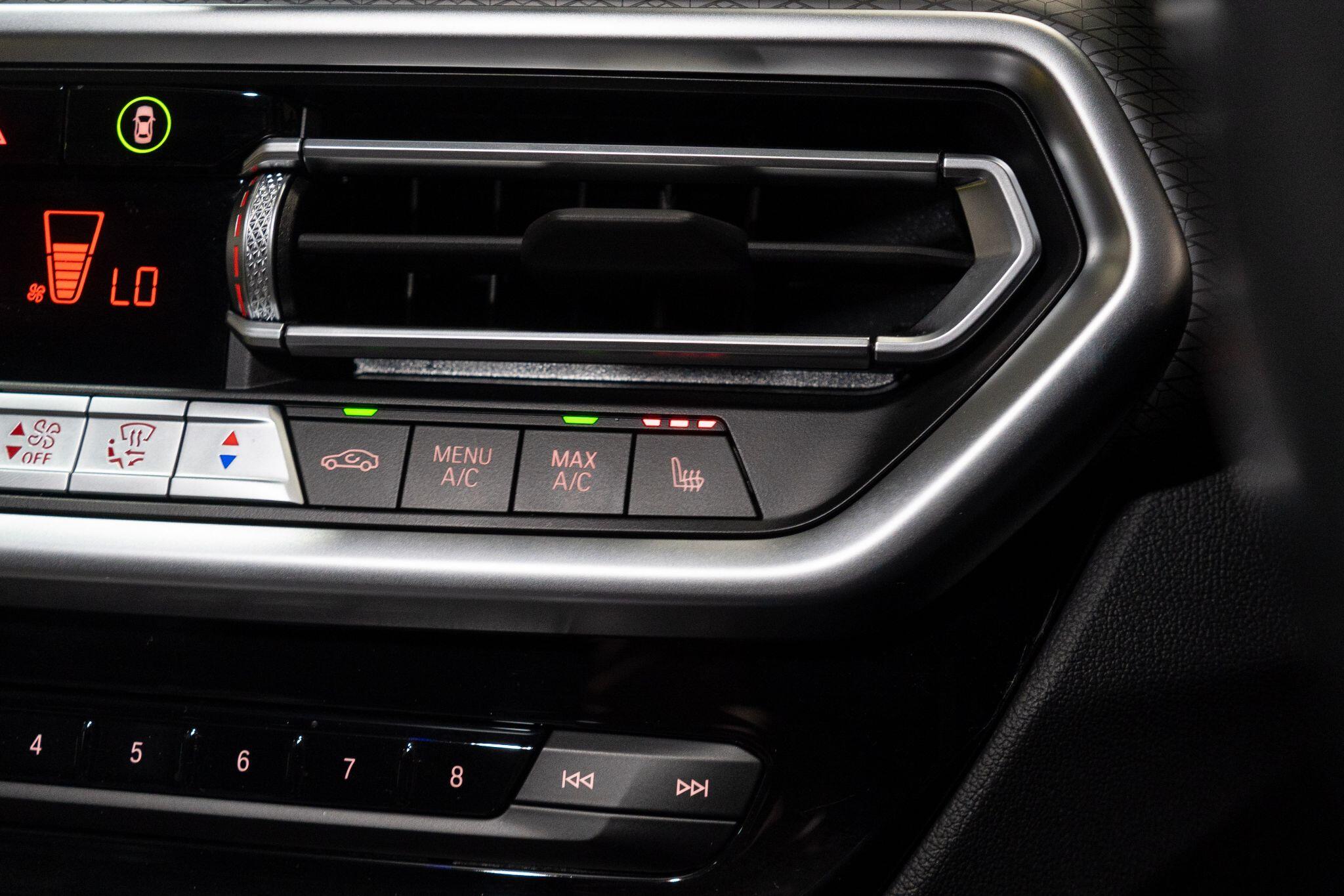 BMW X4 view 25