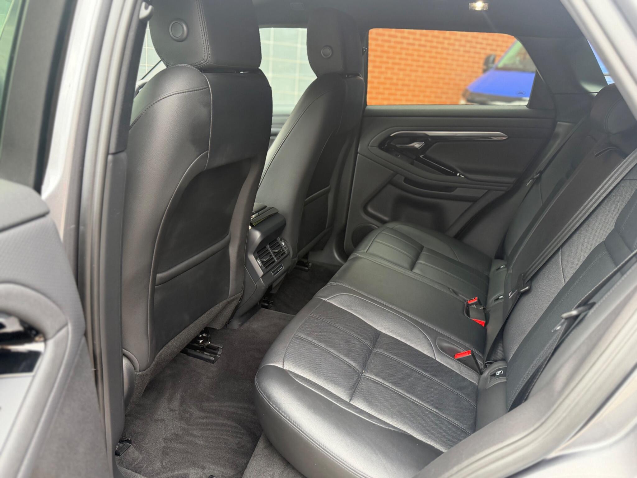 Land Rover Range Rover Evoque view 37