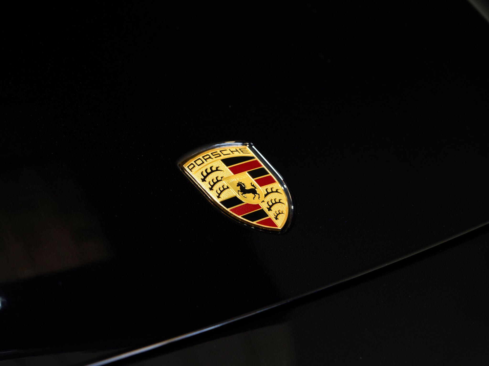 Porsche Cayenne view 11