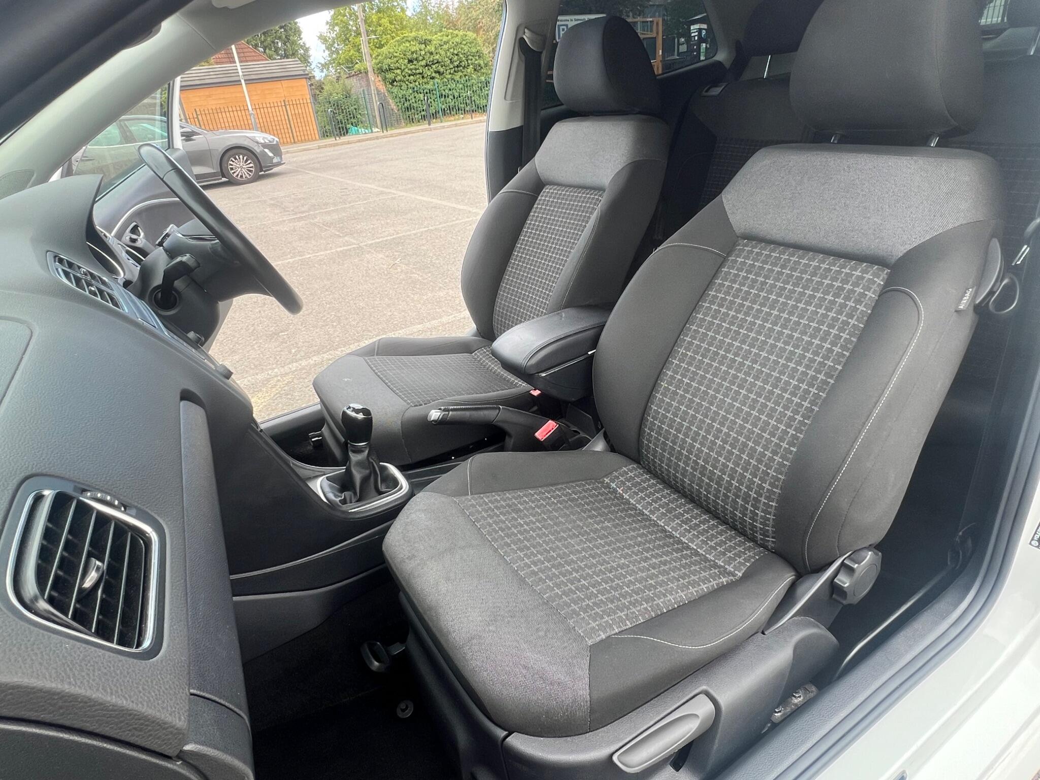 Volkswagen Polo view 22