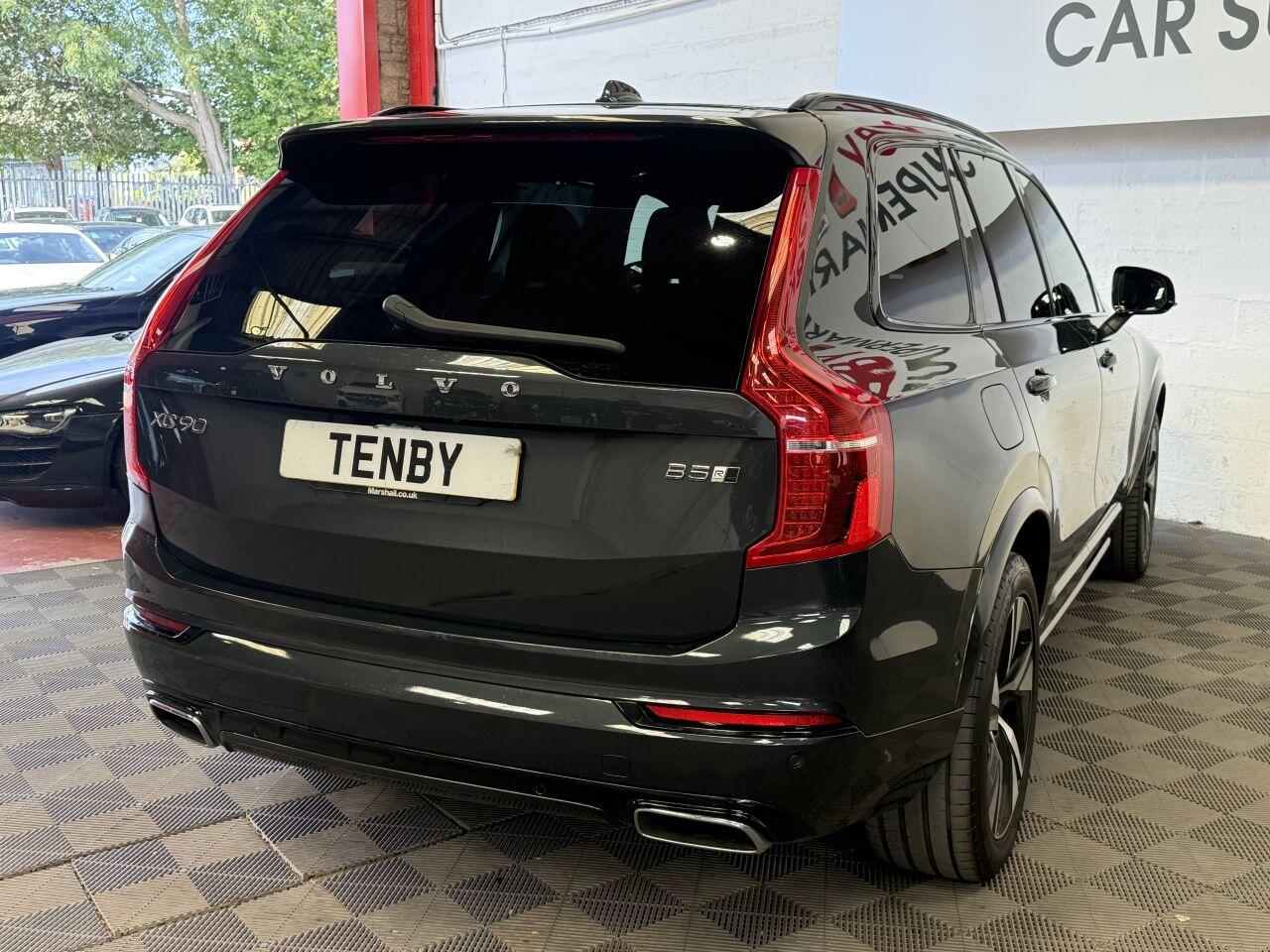 Volvo XC90 view 10