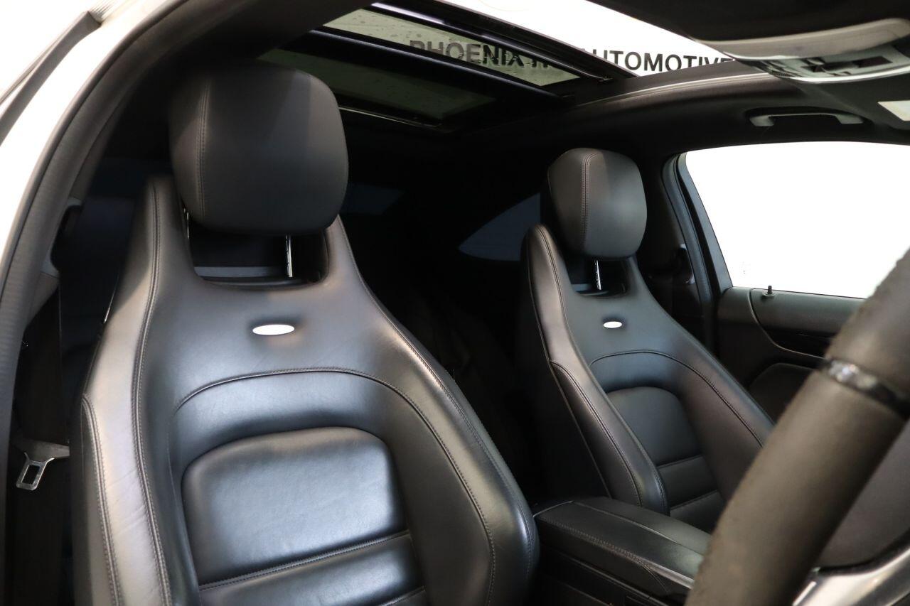 Mercedes-Benz C-Class view 8