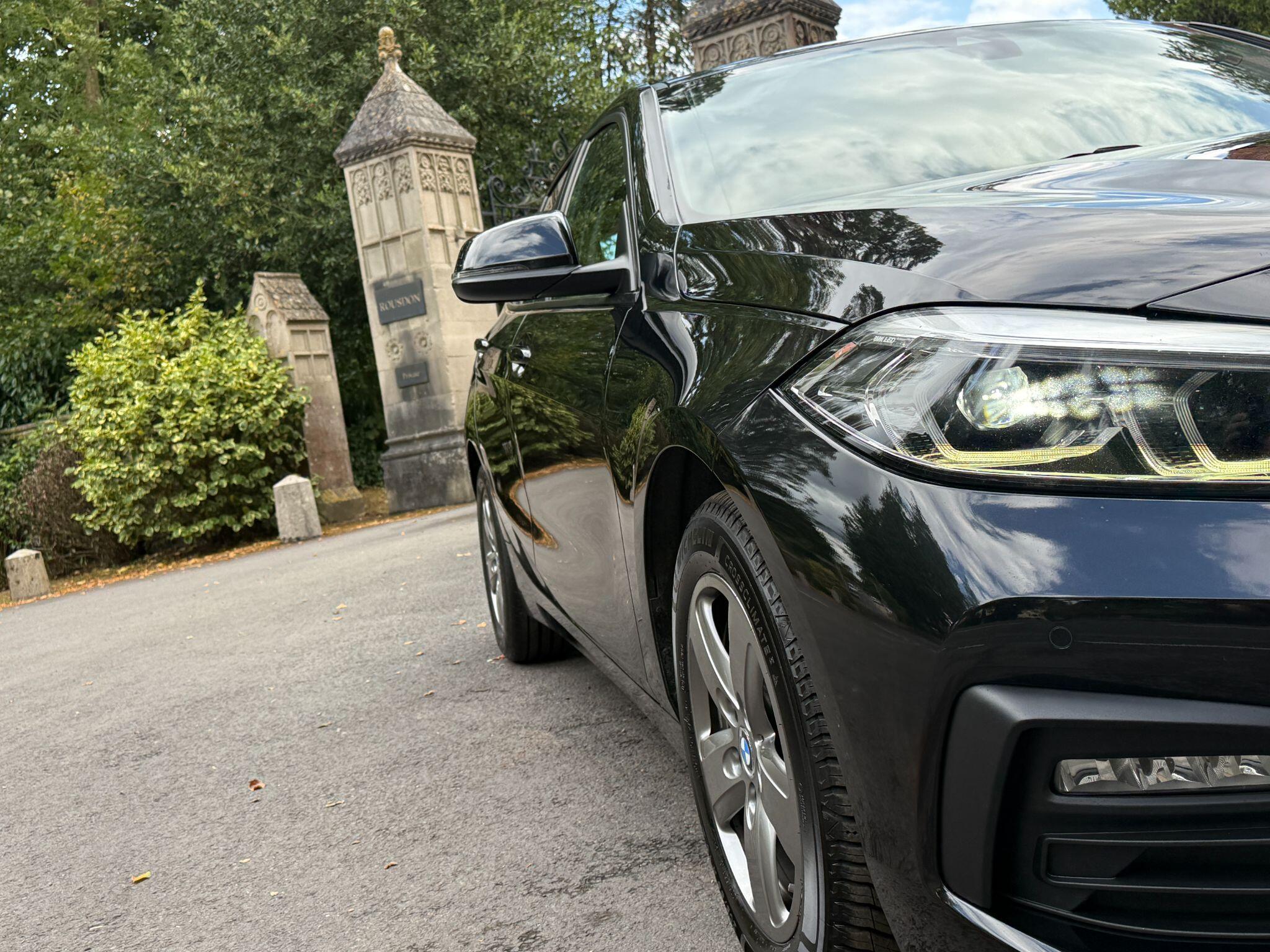 BMW 1 Series view 21